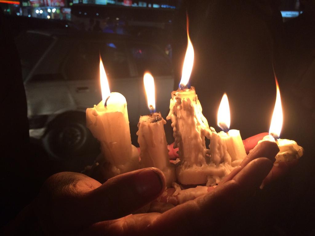 MJibranNasir's tweet photo. Thank you #Lahore for standing with us. #NoFear #NeverForget #PeshawarAttack #BolUtho http://t.co/RB7MN9h6lE