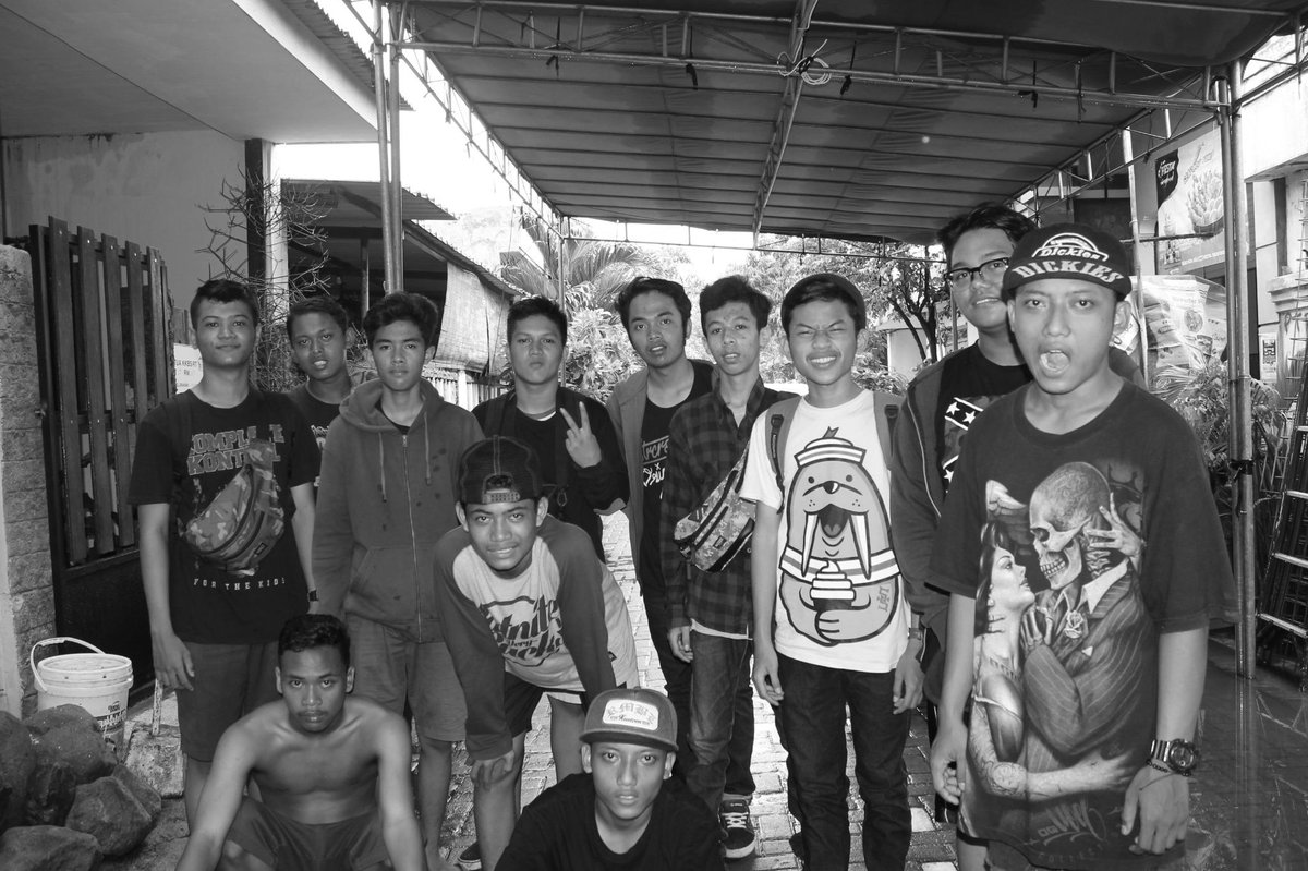 Latepost, tersuwun buat <a href="/StayStraightHC/">SSHC</a> dan panitia P.T.F #SurabayaActionFest