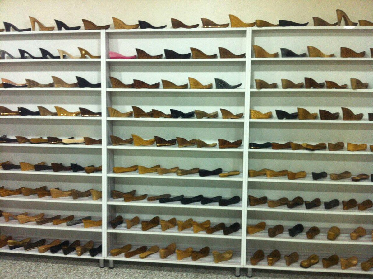 IssaShoes's tweet image. 