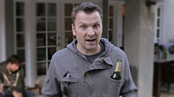 TheBestTechNews's tweet image. Drinking Jacket gets funded nine times over on Kickstarter - goo.gl/3Qtlas #DrinkingJacket #Tech