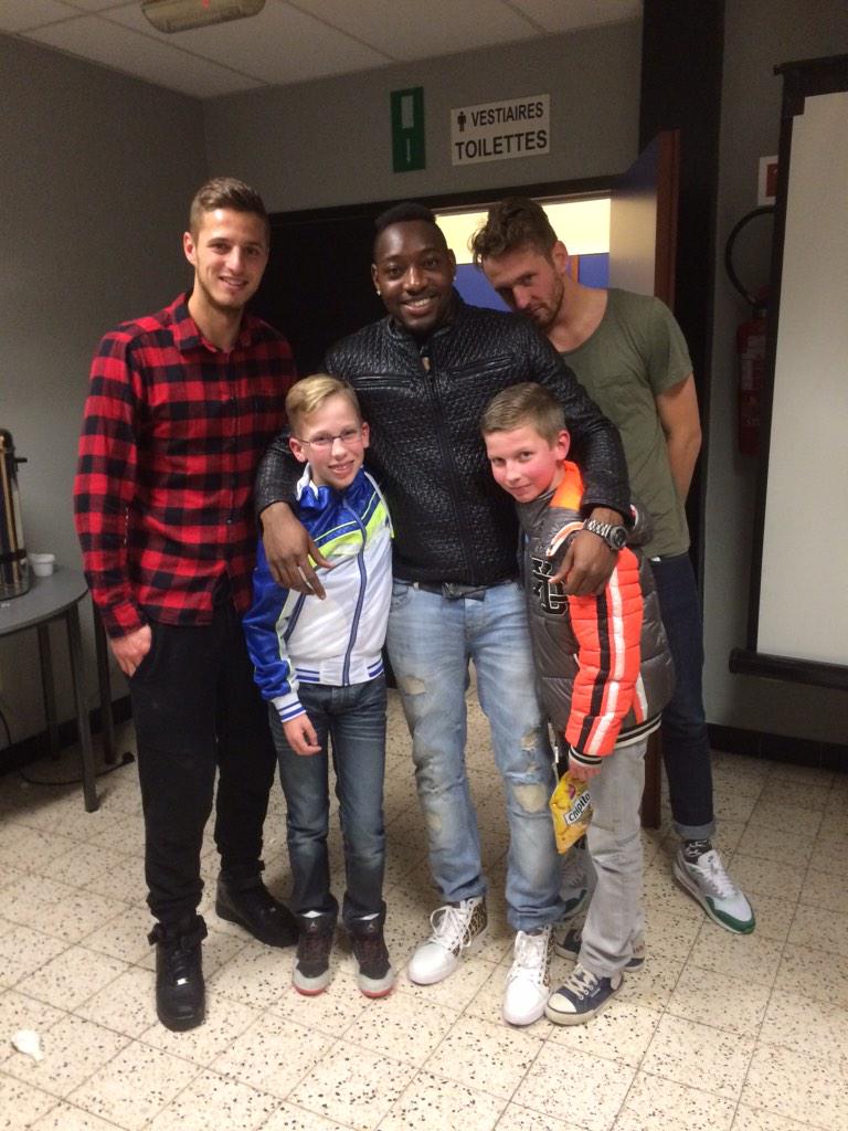 carolinepomat1's tweet photo. Un super moment pour les enfants un grand merci à vous @DamienMarcq @PMandanda @ GuilFr @ Steeven Willems http://t.co/RcSEifz7SJ