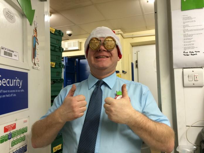 woolf_chris's tweet photo. @haydentotty102 @hmpilling#mincepieinmyeye http://t.co/EzHf58NhsJ