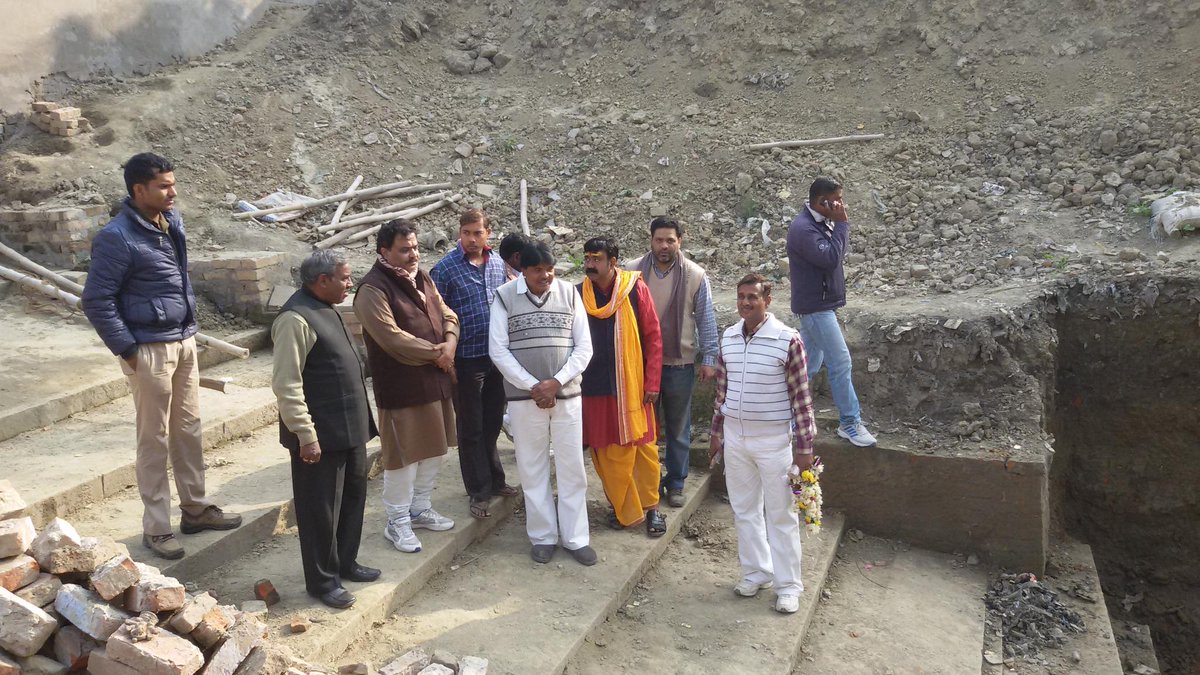 mayorvaranasi's tweet photo. Nirichan Bhojubir (Mahabir Mandir Talab) http://t.co/WjnzHO93jm