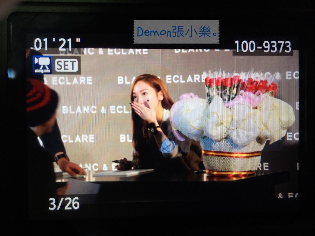 [PIC][22-12-2014]Jessica tham dự buổi fansign cho "BLANC&ECLARE" chi nhánh Seoul, Hàn Quốc vào chiều nay B5dJt8FCQAA7YJ_