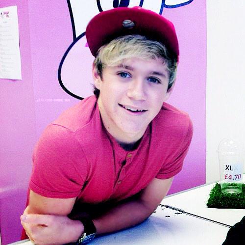 bohemnjh's tweet photo. 28 followers en 40min C'est faisable?
RT et je te follow
#WeAreAllNiall #WeAreAllNiallFollowParty http://t.co/Pw3ZWG6bJL