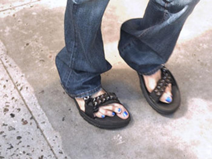 Look at Steve Tyler's foot.