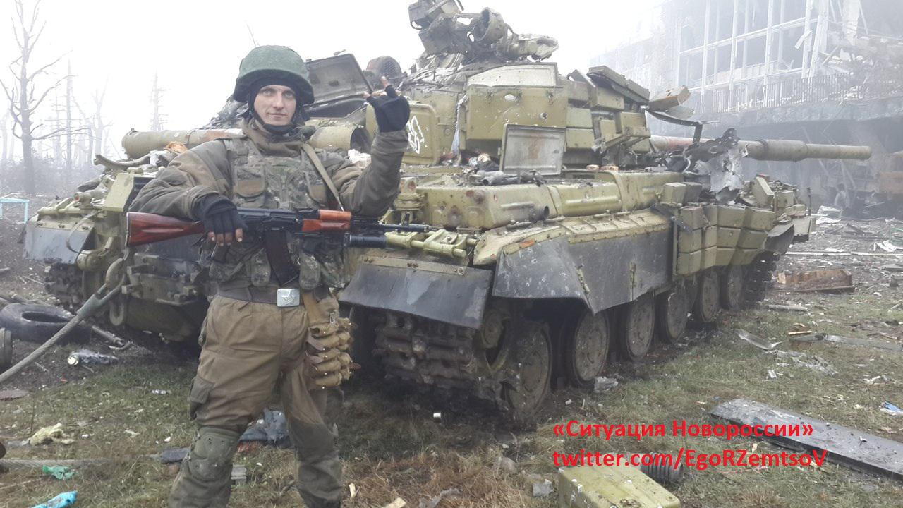 B5dREZgCcAAn09n.jpg:large