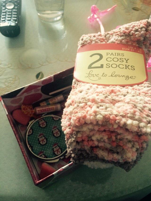 mariniitaa_ct's tweet photo. Me encanta mi amigo invisible !! Muchisimas gracias cariño 😘😘 @YolandaMartin37 http://t.co/7iVEEzS8lW