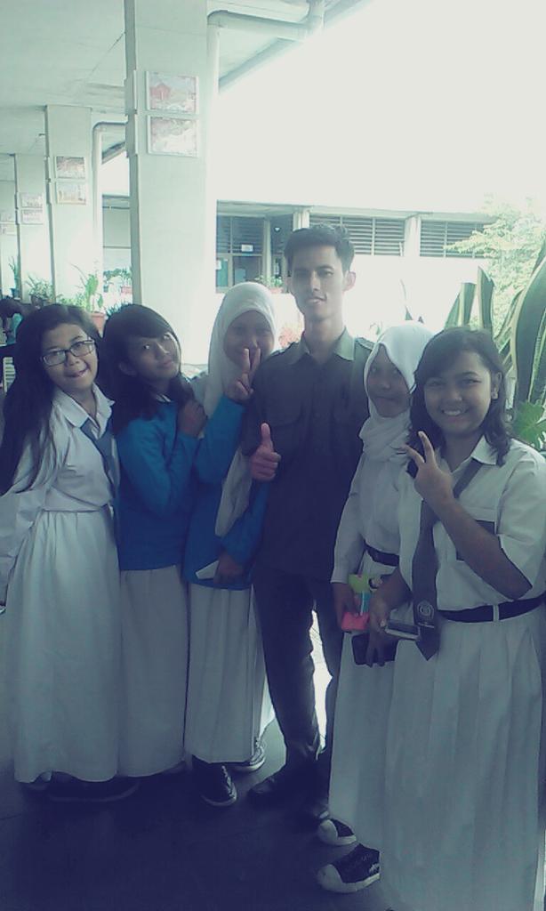 With @Laladesianaaa <a href="/meinaa_/">Kris meina ulfah</a> <a href="/ShinCa_Sica99/">^ShinKa Shinta^</a> @aprizka23 <a href="/Anilibra23/">Septiani Lestari</a> and pak <a href="/csetiawanwin/">chandra setiawan</a> ♥♥