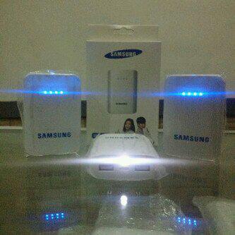 HanzMizu's tweet photo. Promo Powerbank 18000mah |only 110 |7C9C38DE| @HanzMizu  #jualpowerbank#caripowerbank#Powerbankmurah@jual_beli http://t.co/W6b5cwhuwc