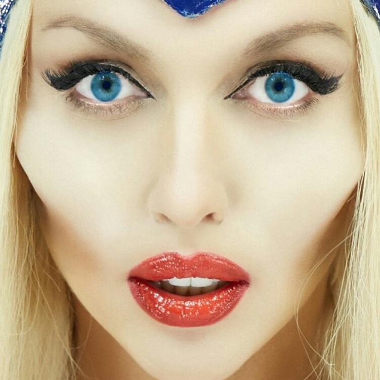 polyakovafan's tweet photo. Кто прийдет к вам в Новый год??? http://t.co/ucS0RqquXm