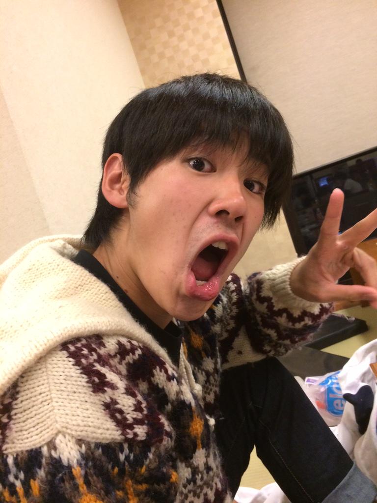 999holmes's tweet photo. グダクダでやらせてもらったディランです♪
本当に三年生の元気のおかげで予餞会が成功したと思います💕
毎日夜遅くまでやった甲斐がありました！！
誠人、ぴょん坊お疲れ様でした💕
個人的にロード中は大好きです。 http://t.co/l4IXNdHBmZ
