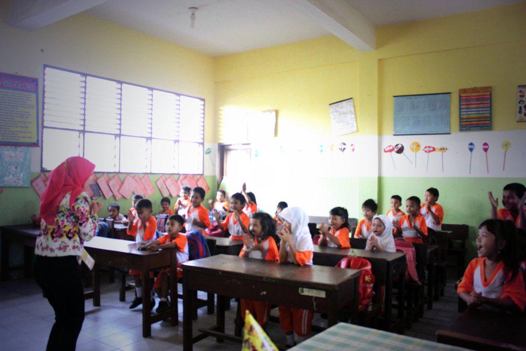 KI_Medan's tweet photo. Tepuk Tangan || Bergembira || Sekali lagi || Bergembira :) :) http://t.co/SAnAP7N5eu