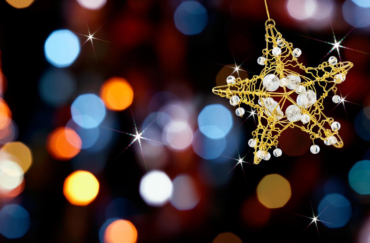 SitC_Festival's tweet photo. Who are you following this Christmas?
There are lots of shining things to distract us,
but only one true STAR! http://t.co/WT1NifpbAw