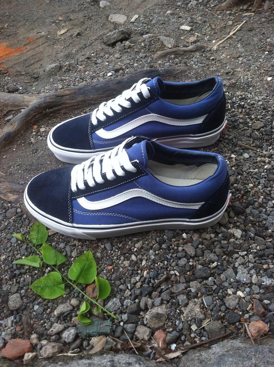 Oldskool navy premium quality, IDR430k! Hub <a href="/rizalvizu/">rizal williams</a> utk info lanjut.  :D
