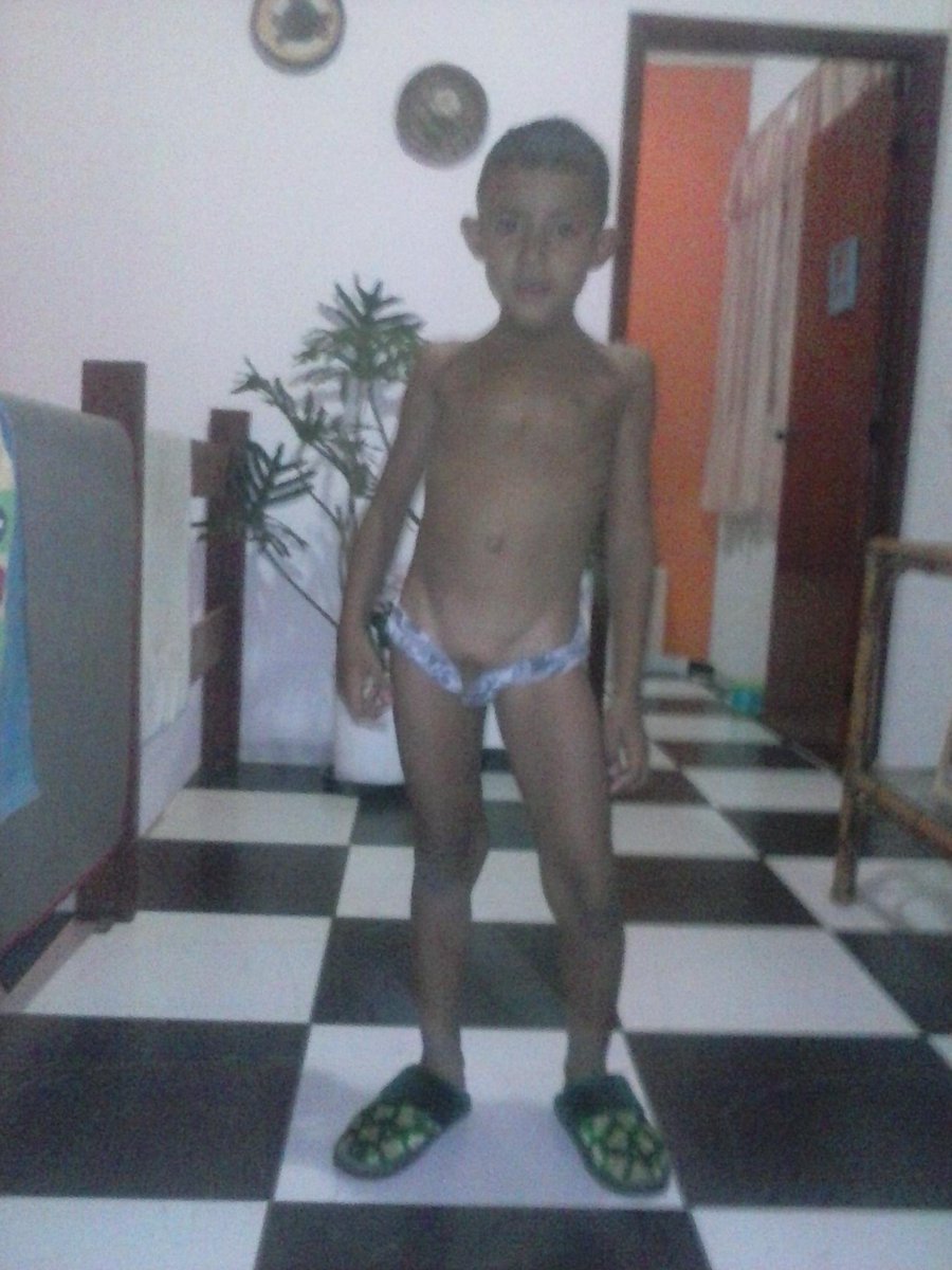 poews's tweet photo. Confira o WhatsApp Messenger para seu smartphone. Baixe-o hoje de https://t.co/HQ2Vs1wDS4 http://t.co/7LcKZVhUMz