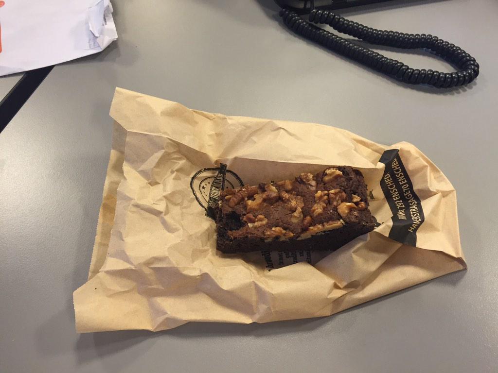 Jeanet1984's tweet photo. Bedankt voor de extra calorieën @Broodbode  Heerlijk!! 🙏 http://t.co/hpk8ZB4XUw