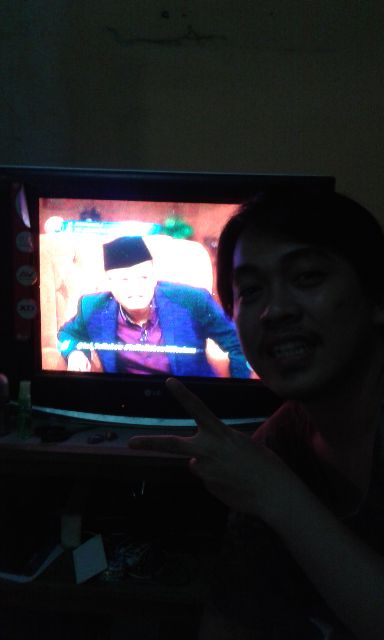 cheVotbaT's tweet photo. Maaf gelap hape kurang sport -_- @netmediatama @Ini_Talkshow #NETMiliuner 3 http://t.co/LMjR1ADxMJ