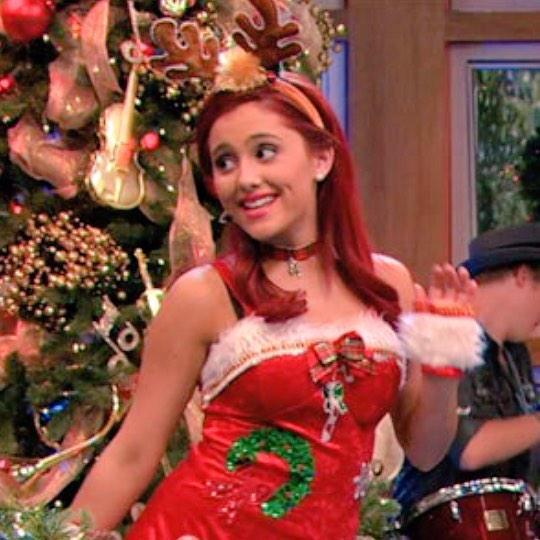 mineworld72's tweet image. grâce a #ProblemMusicVideo et #Victorious j'ai découvert  Ari *.* et vous ? @KarismatikMJAri  @ArianaAjLee