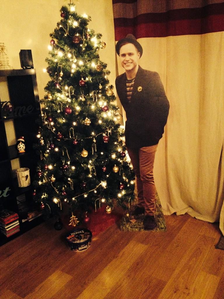 nikki_flintoff's tweet photo. @ollyofficial santas been early, look what I've got 😃😍😃😍 http://t.co/9MD8DQifue