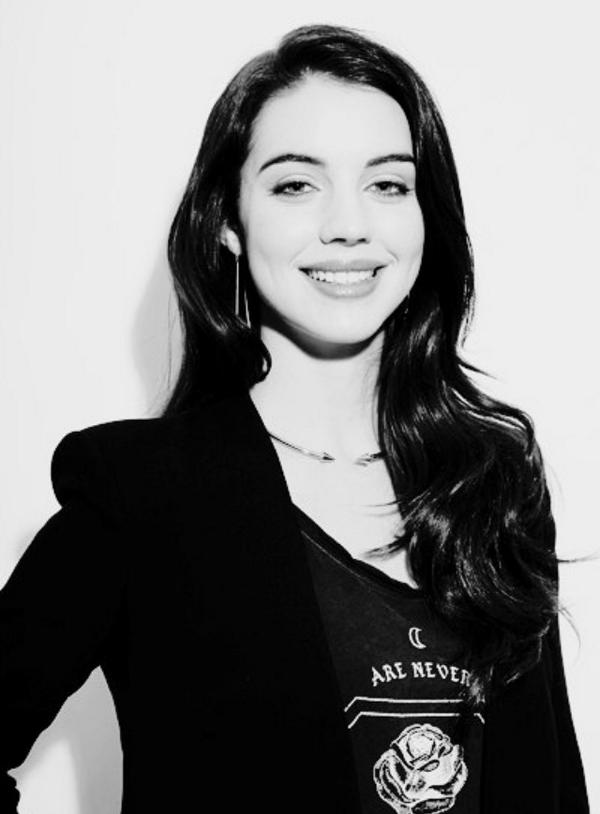 MaryGrantVamp's tweet photo. #RT for Nina Dobrev 
#Fav for Adelaide kane http://t.co/jLBfOnVwpX