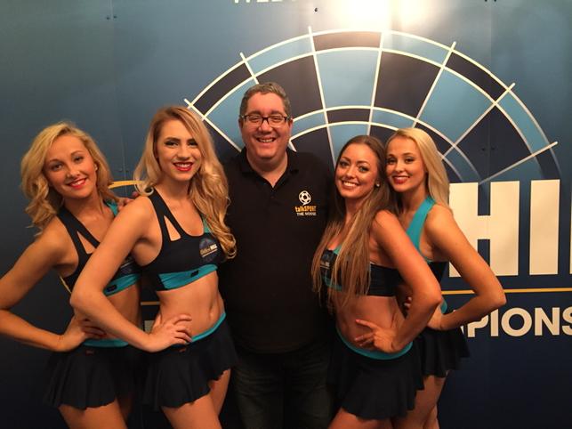kerrixphillipsx's tweet photo. “@BroadcastMoose: Always a pleasure to see the @pdcdartsdancers this tournament really is a Christmas Cracker http://t.co/EEhh6Y8taI” 😘