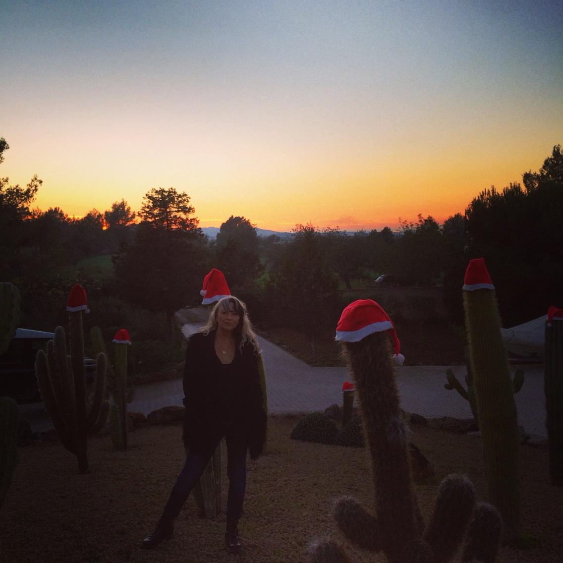 dawnpetra's tweet photo. Merry xmas from True Rocks Jewellery, ibiza at sunset ..... @truerocksibiza @ibizarockshouse @whiteibiza http://t.co/GET8l7zPze
