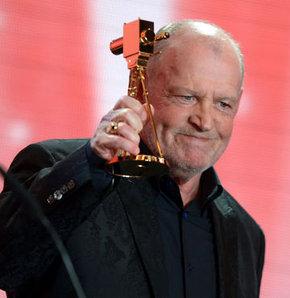 You Are So Beautiful ve Unchain My Heart isimli şarkılarıyla tanınan ünlü şarkıcı Joe Cocker, hayatını kaybetti