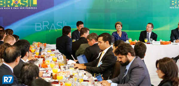 .<a href="/dilmabr/">Dilma Rousseff</a> prevê "medidas drásticas" e controle de gastos em 2015 r7.com/zxXe