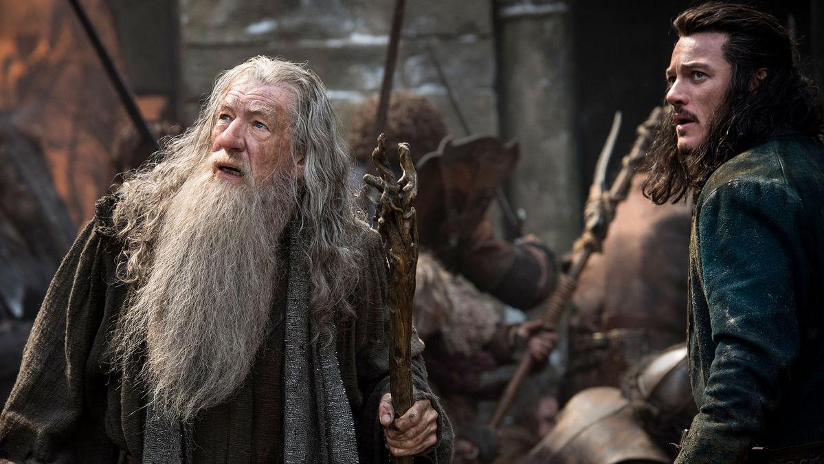 business's tweet photo. 'The Hobbit: Battle of the Five Armies' won this weekend's box office battle http://t.co/vqAkquyctJ http://t.co/LIRkqEUQ8g