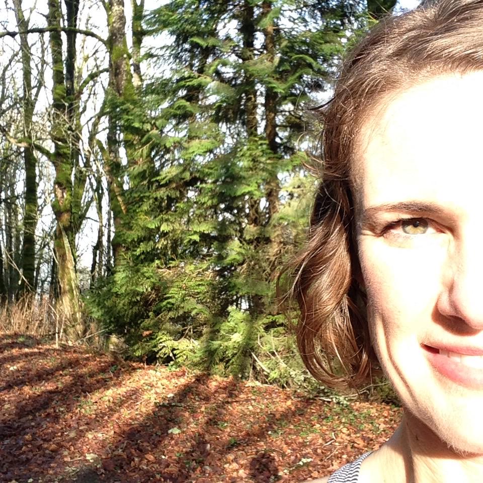 radrobin's tweet photo. Sunshine, 52*, TANK TOP, muddy trail, happy runner. Happy Christmas week from the trail! #runchat http://t.co/Unl019C972