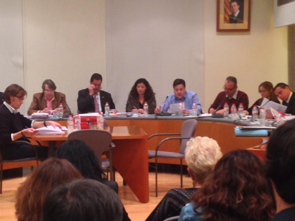 PD_LloretDeMar's tweet photo. El regidor seguretat @jordimartinez7 presenta al #pleLloret el protocol d'incendis forestals #lloretdemar http://t.co/xM41AG0pIw