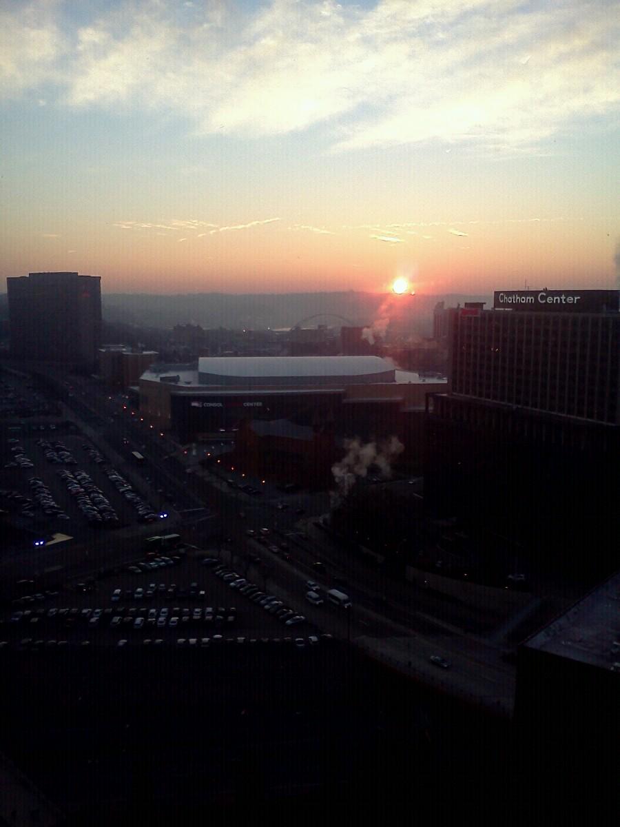 cmiovino's tweet photo. Sunrise this morning over the city http://t.co/xYUwOyx2Dd