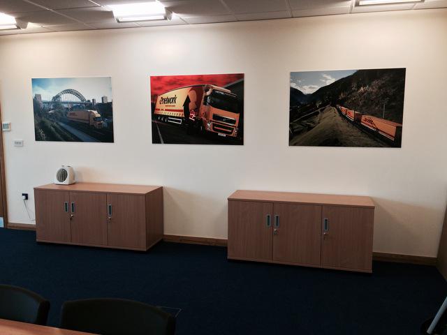 Richardsigns's tweet photo. And some more photos from DHL Skelmersdale
Foamex prints, Di-bond sign and yes you guessed it more wallpaper http://t.co/oFGBPXKwne