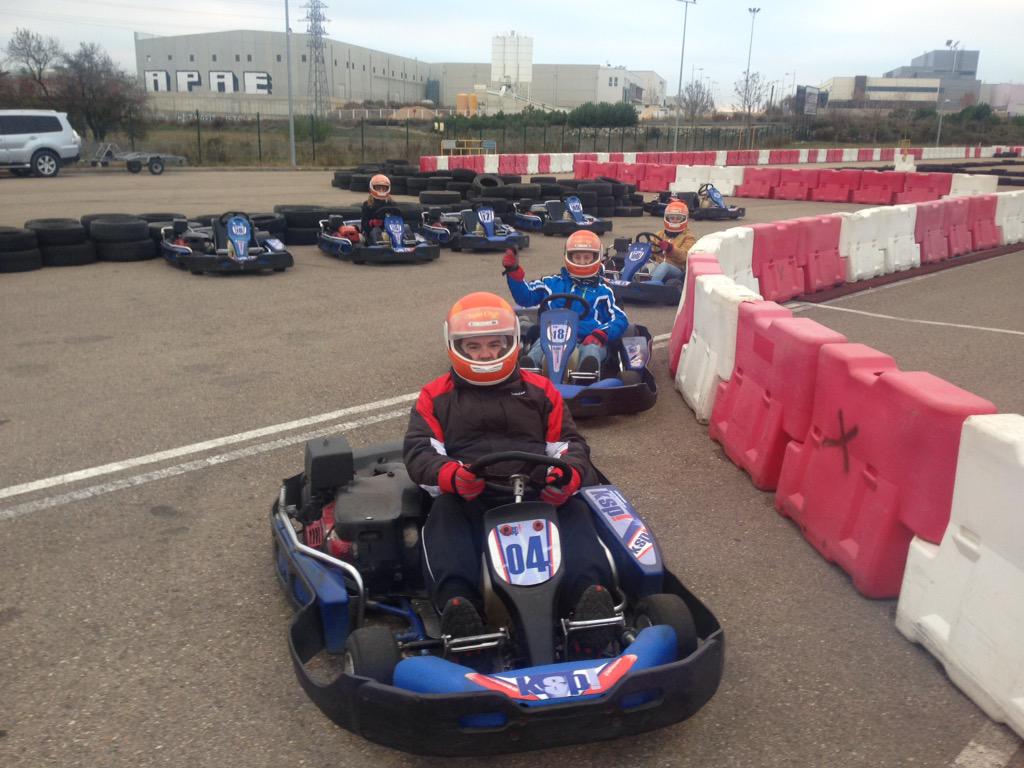 NicolasSanzV's tweet photo. "@KartingSanPablo: #DOMINGOKSP http://t.co/dCoroeWwg3" @sergiogallegoza