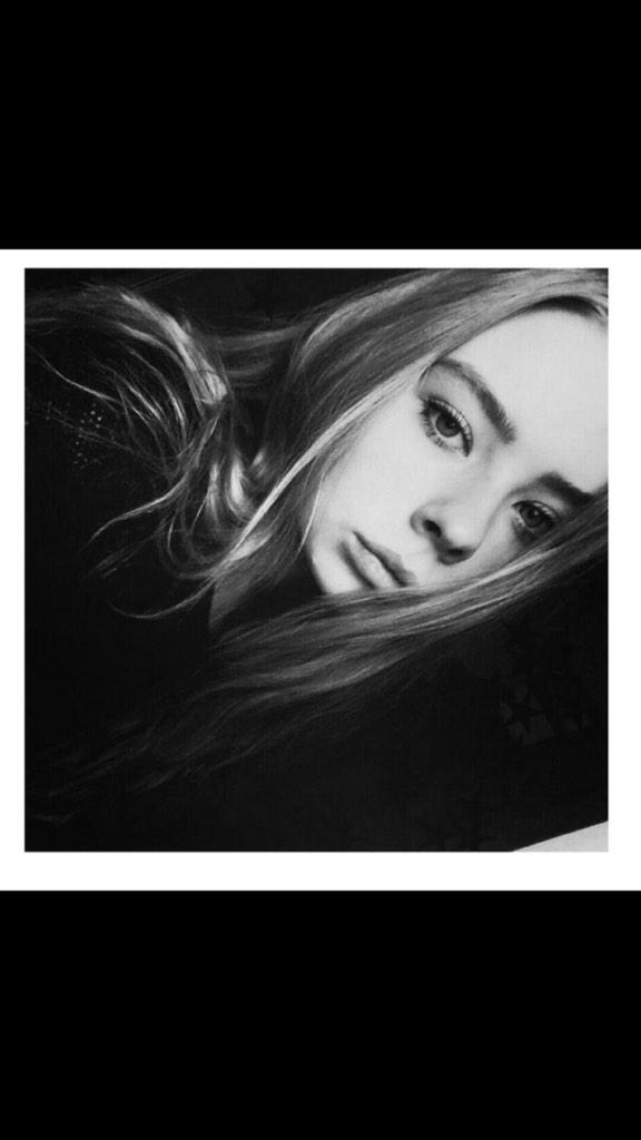 Artybuy2's tweet photo. My lovely girl http://t.co/McJkJ0sBVC