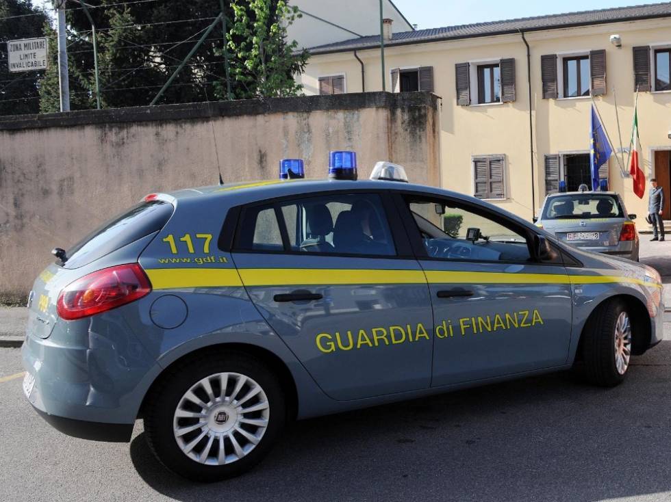 #riciclaggio Mondialfruit: la Guardia di Finanza sequestra beni per un valore di 850 mila euro bit.ly/13rbBxu