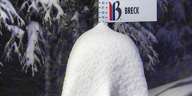 snowdotcom's tweet photo. The snow is piling up @breckenridgemtn #snowstake http://t.co/xByaENxjA1
