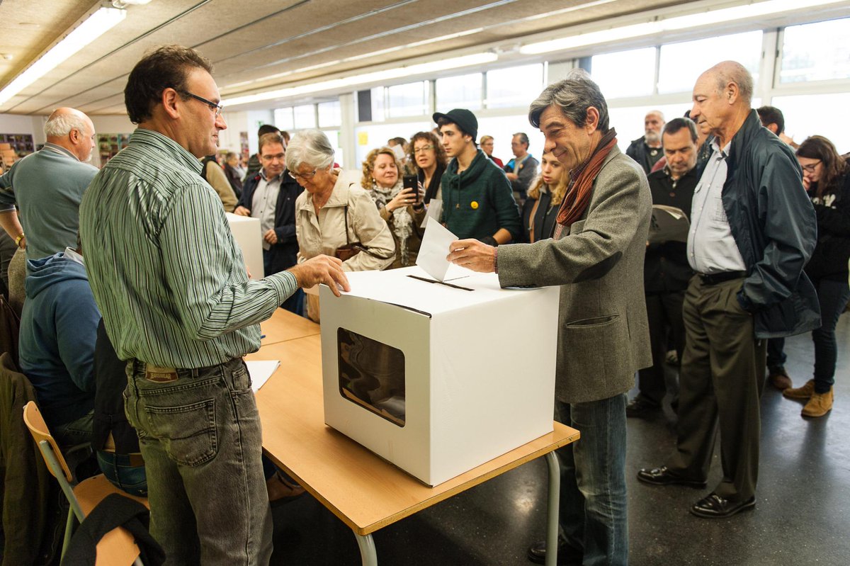 assemblea's tweet photo. Si vas votar el #9N, que quedi clar! http://t.co/Kw9Cdchb8b #Autoinculpacions9N http://t.co/5Z4zgEg1gm