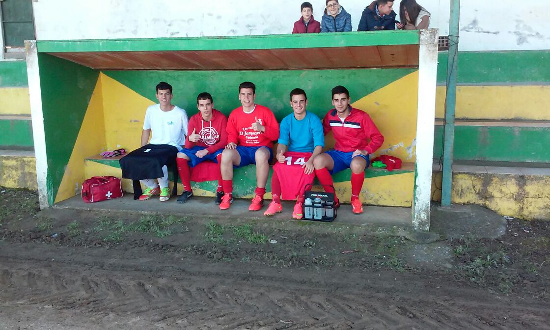 FrexRojillo's tweet photo. Un gran banquillo el de ayer http://t.co/TSaL9hfKaG
