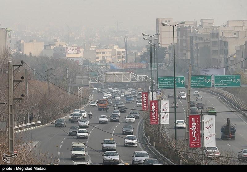 MeetIran's tweet photo. TEHRAN EARLIER TODAY - The city struggles under heavy air pollution. #Iran. http://t.co/9RJYkIXw3Z