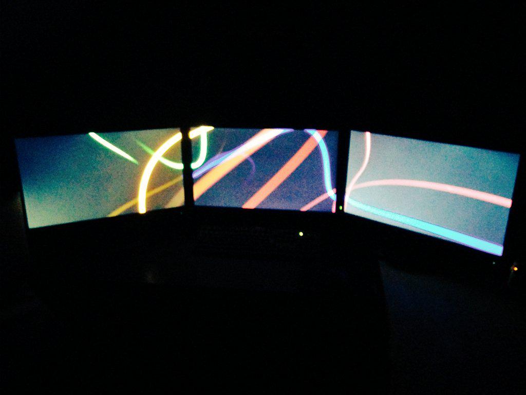 Great screensaver for #eyefinity #amd