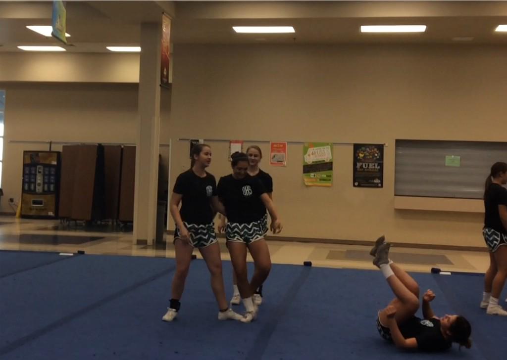 OTVarsityCheer's tweet photo. the critter stayssss acting like a critter http://t.co/UO17XbQ3Ud