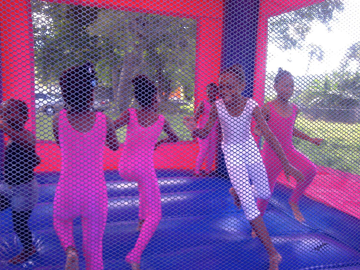 PearlsDanceAcad's tweet image. Jumping tent fun! #FinalDay #PartyDay #FinalClasses #fun #Fun #FUN