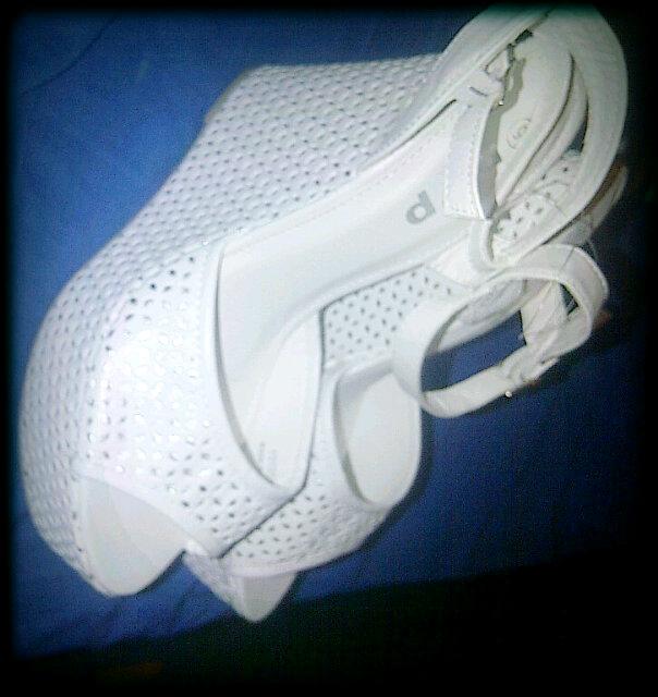 SAbeautyBuzz's tweet photo. @MRPfashion @BeautopiaSA #mrprice #wedge #beautiful #shoes #mrploves @ only R159! http://t.co/Qil096Y1rr