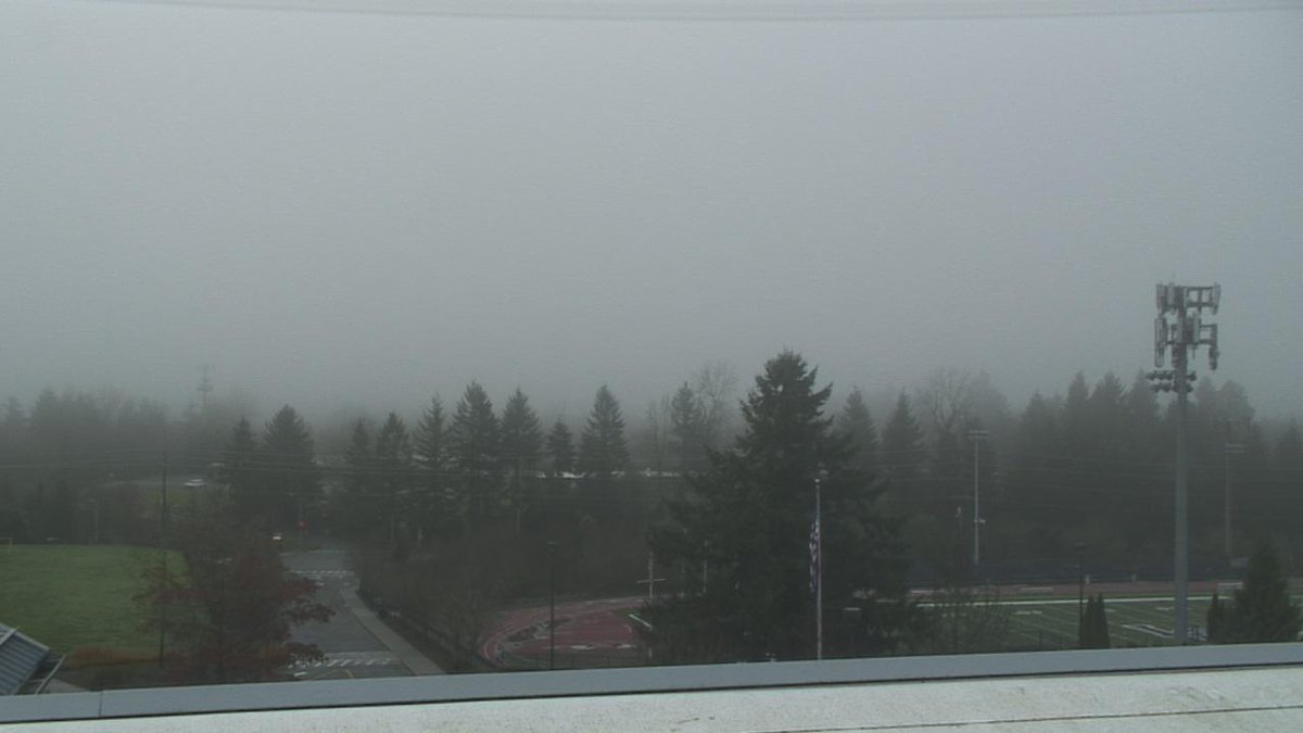 RunnersWeather's tweet image. Conditions very variable around Portland with sunshine outside of areas of fog, which will burn off toward midday.