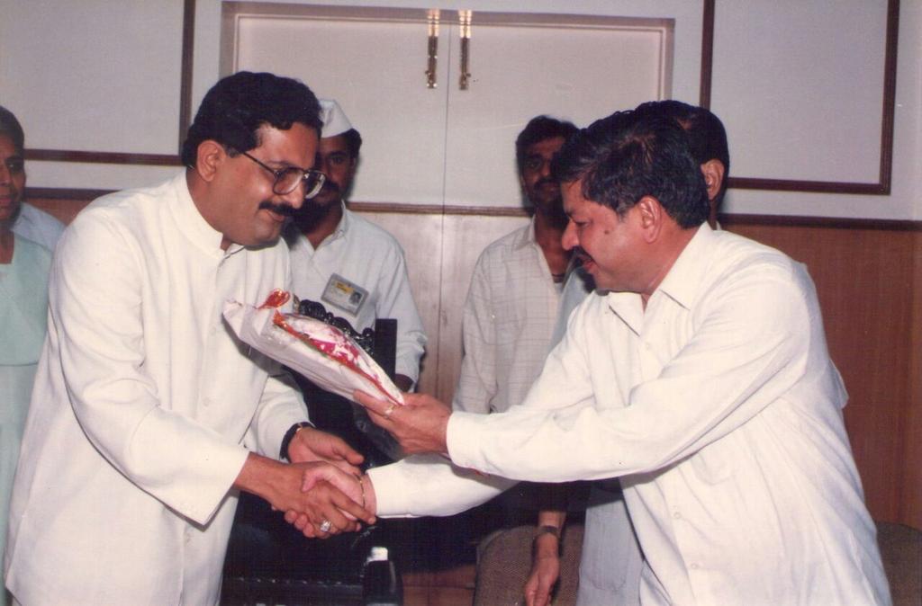 misecretary's tweet image. Sweet memory :Education Officer of Municipal Corp of Greater Mumbai congratulate MIPatel on his elected as a Chairman