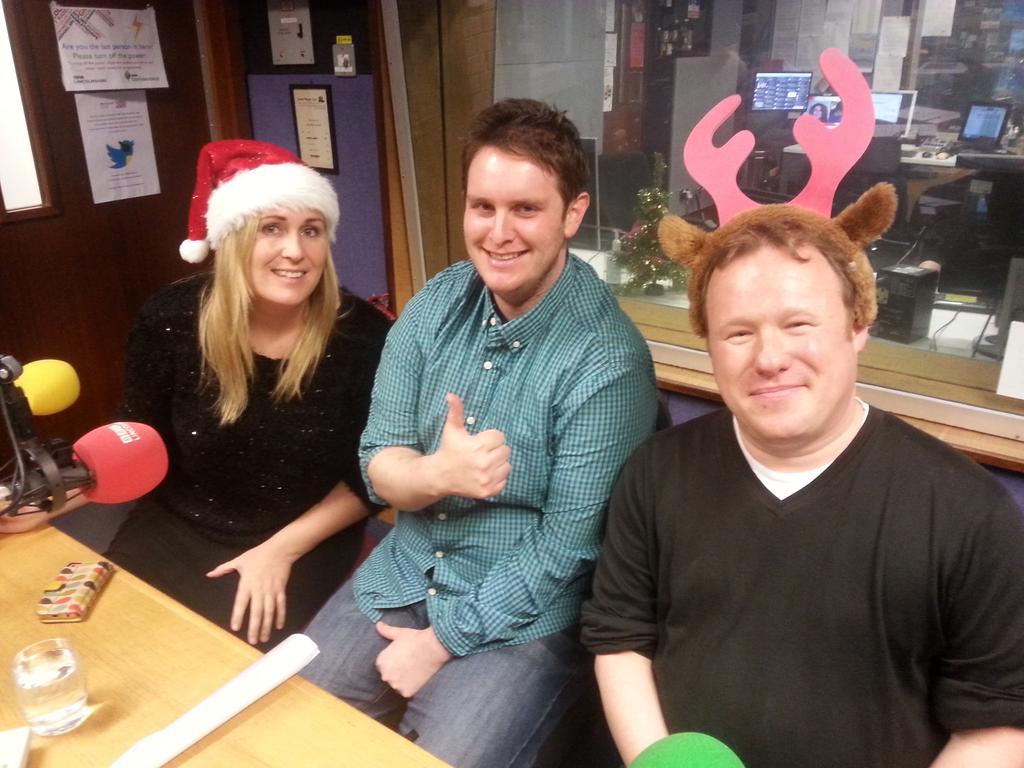 itsrobunderwood's tweet image. Thx to my festive #lunchbunch @BBCRadioLincs @kellyevansuk @thunderchilde &amp;amp; @bluegreentweet #postbus #quality
