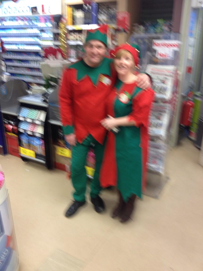 Tesco3303's tweet photo. Xmas fun :) @malik_charlotte @poolieshrew http://t.co/COOXoL5cpR