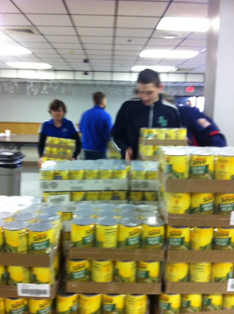 jgmlaiben's tweet photo. Service learning at its best. Proud of these kids for helping with food baskets for the needy. #altsquad http://t.co/MSmuj8AQoo